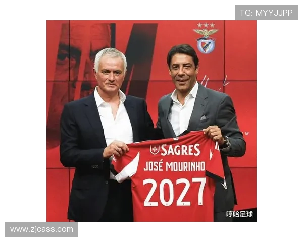 世体:穆里尼奥红牌停赛,可以在酒店看欧冠或去伯纳乌包厢观战 世体:穆里尼奥红牌停赛,可以在酒店看欧冠或去伯纳乌包厢观战