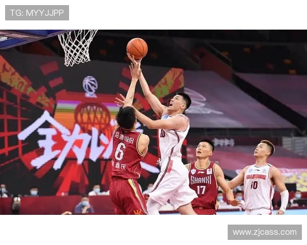 CBA冠军鼎争夺战激烈升温,三强对阵格局初现 CBA冠军鼎争夺战激烈升温,三强对阵格局初现